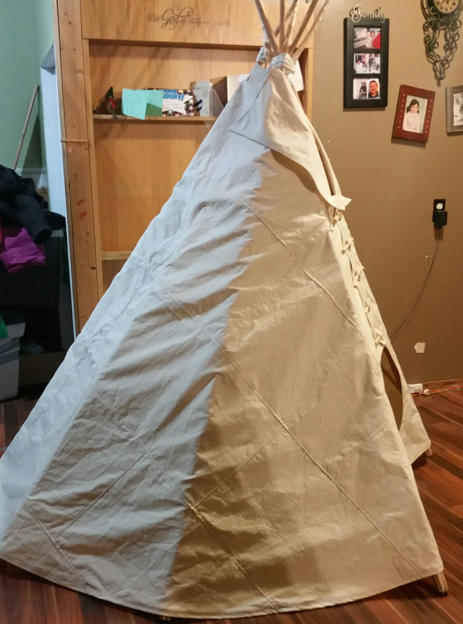 ?? Teepees (Tipi) and Teepee (Tipi)Poles Cree Star Gifts